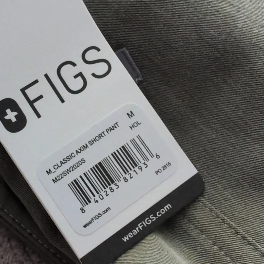 New Figs Men's Scrub Set